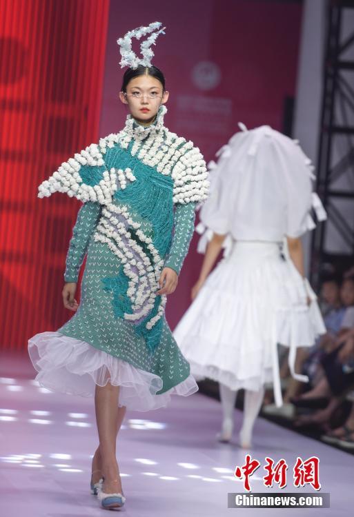 Shandong, sfilata di moda degli studenti universitari 