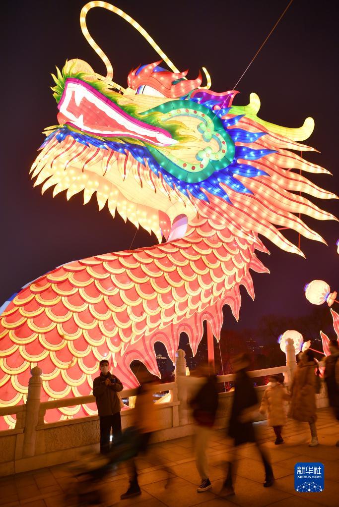 Xi'an, lanterne per dare il benvenuto alla Festa delle Lanterne