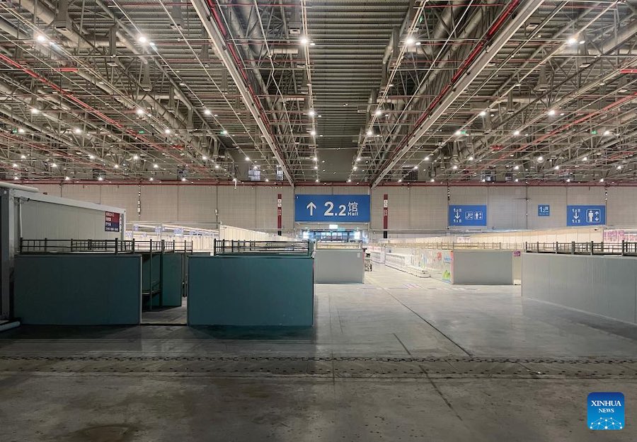 Shanghai, chiude il più grande ospedale provvisorio per i pazienti COVID-19