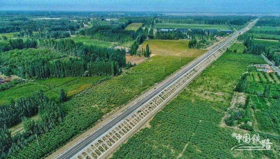 Cina: aperta la ferrovia Hotan-Ruoqiang, il primo anello ferroviario del deserto del mondo