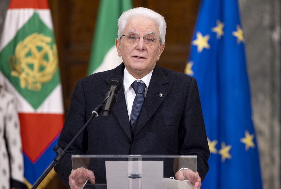 Mattarella respinge le dimissioni del premier Draghi