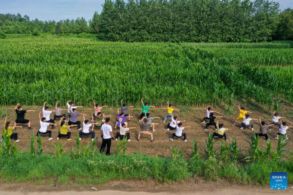 Jiangsu: corso di arti marziali aperto per bambini