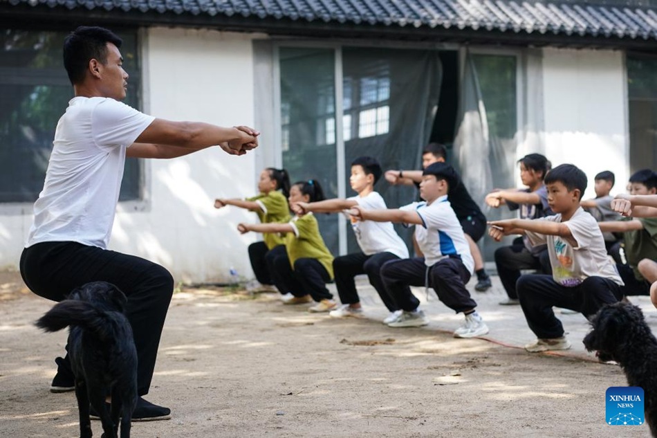 Jiangsu: corso di arti marziali aperto per bambini