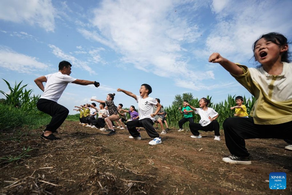 Jiangsu: corso di arti marziali aperto per bambini