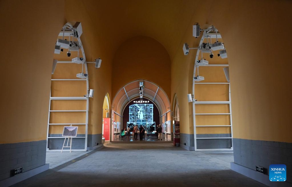 Beijing: mostra sulla storica torre del tamburo Gulou