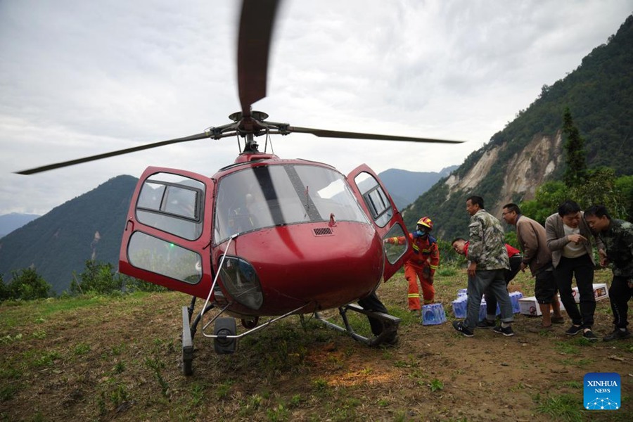 Sichuan: i soccorritori aprono un 