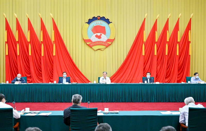 Wang Yang, membro del Comitato Permanente dell'Ufficio Politico del Comitato Centrale del Partito Comunista Cinese (PCC) e presidente del Comitato Nazionale della Conferenza Consultiva Politica del Popolo Cinese (CCPPC), presiede la 78a riunione del Consiglio del Presidente del 13° Comitato nazionale della CCPPC a Beijing, capitale della Cina. (26 settembre 2022 - Xinhua/Gao Jie)