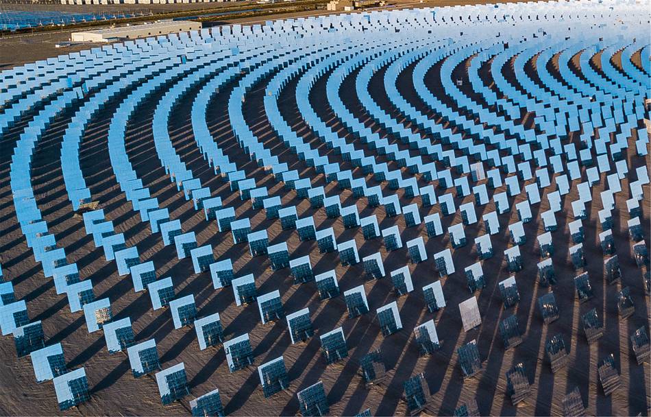 Dunhuang, Gansu: il parco industriale fotoelettrico produce nuova energia