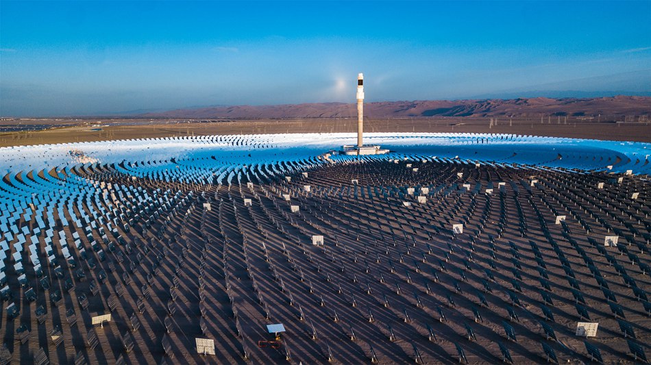 Dunhuang, Gansu: il parco industriale fotoelettrico produce nuova energia