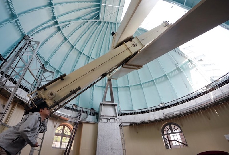Shanghai, tornato al normale funzionamento un telescopio binocolo rifrangente di 123 anni