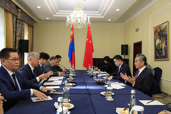 Wang Yi incontra il segretario generale del Consiglio di Sicurezza Nazionale della Mongolia