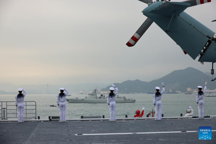 Flotta della marina del PLA visita Hong Kong