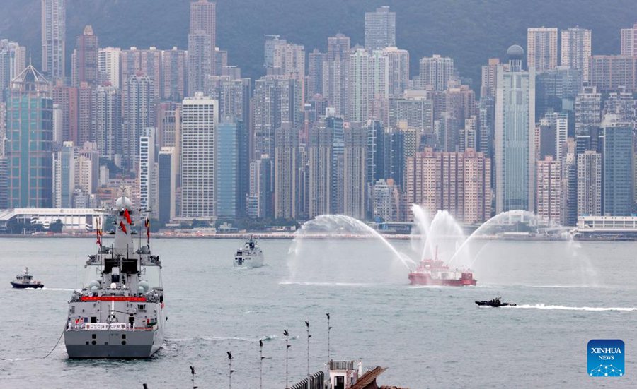 Flotta della marina del PLA visita Hong Kong