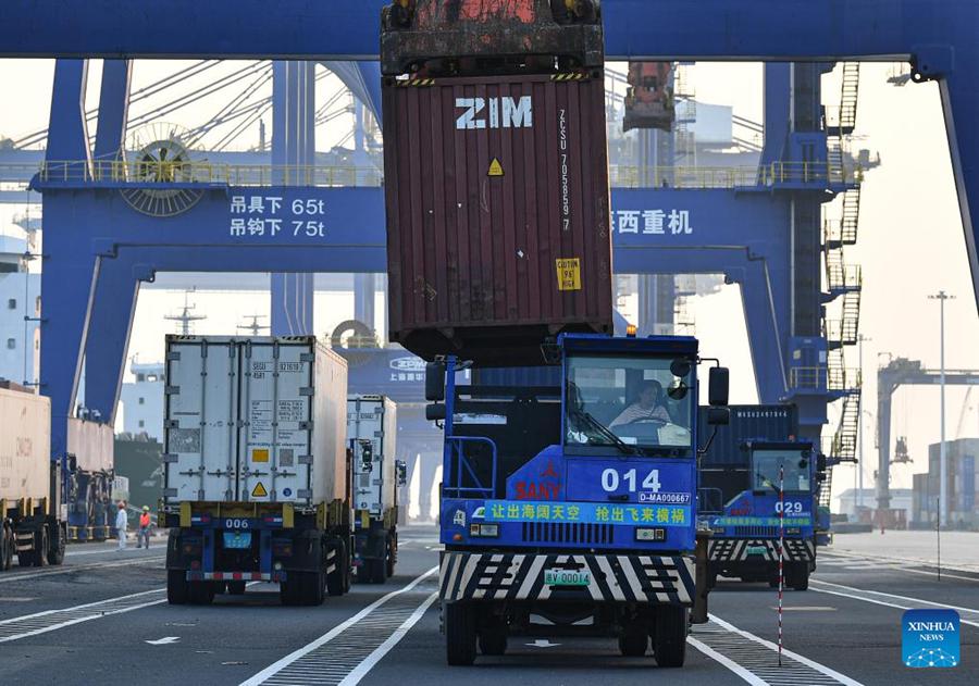Porto di Yangpu, a Hainan: traffico container in aumento del 9,2% su base annua