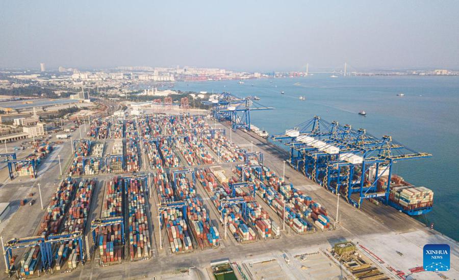 Porto di Yangpu, a Hainan: traffico container in aumento del 9,2% su base annua