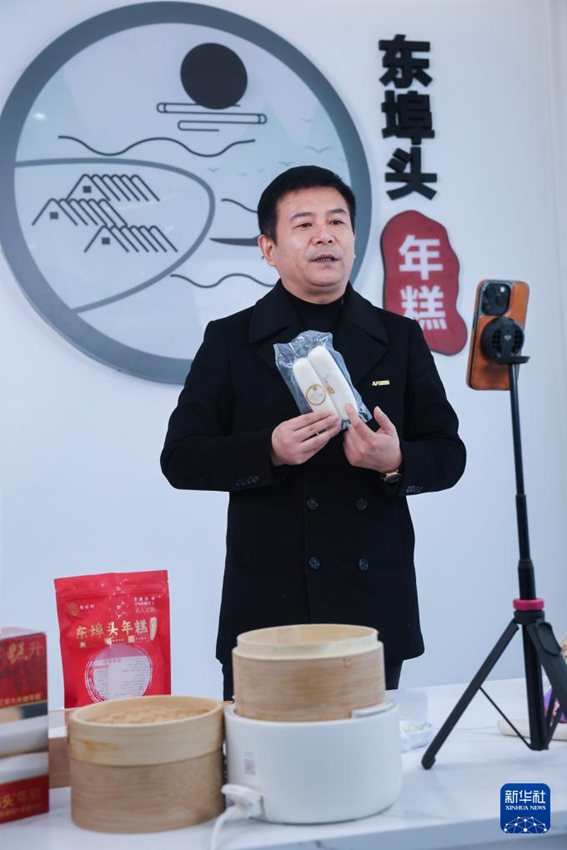 Verso il Capodanno cinese: a pieno ritmo la produzione delle tradizionali Nian Gao