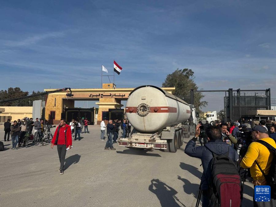 Accordo di cessate il fuoco: numerosi camion carichi di aiuti umanitari si riversano a Gaza durante il primo giorno