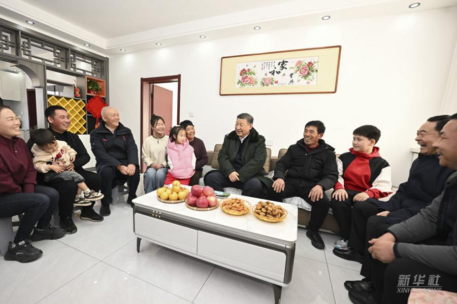 Xi Jinping visita le persone colpite dalle inondazioni nella provincia del Liaoning