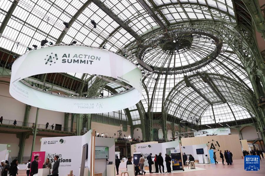 Parigi, aperto il Summit sull'IA