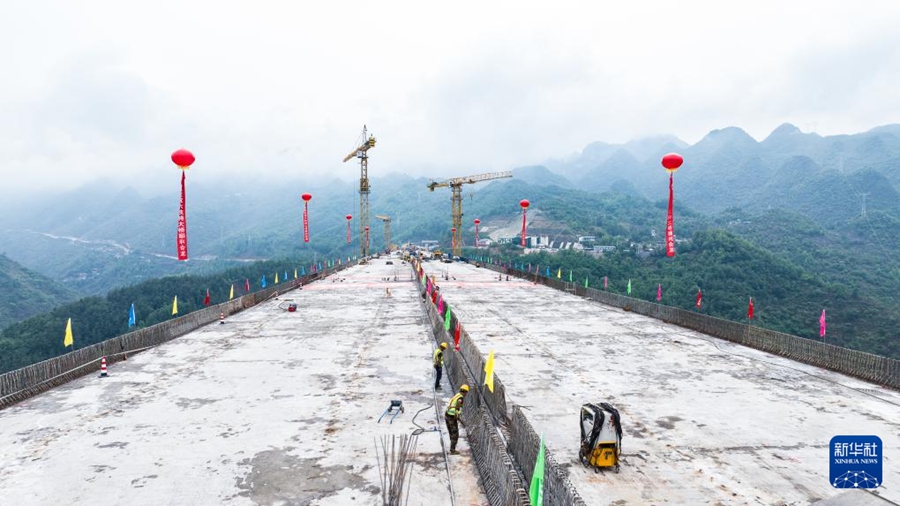 Vista del ponte Liuzhi sull'autostrada Nayong-Qinglong. (5 maggio 2025 - Xinhua/Tao Liang)