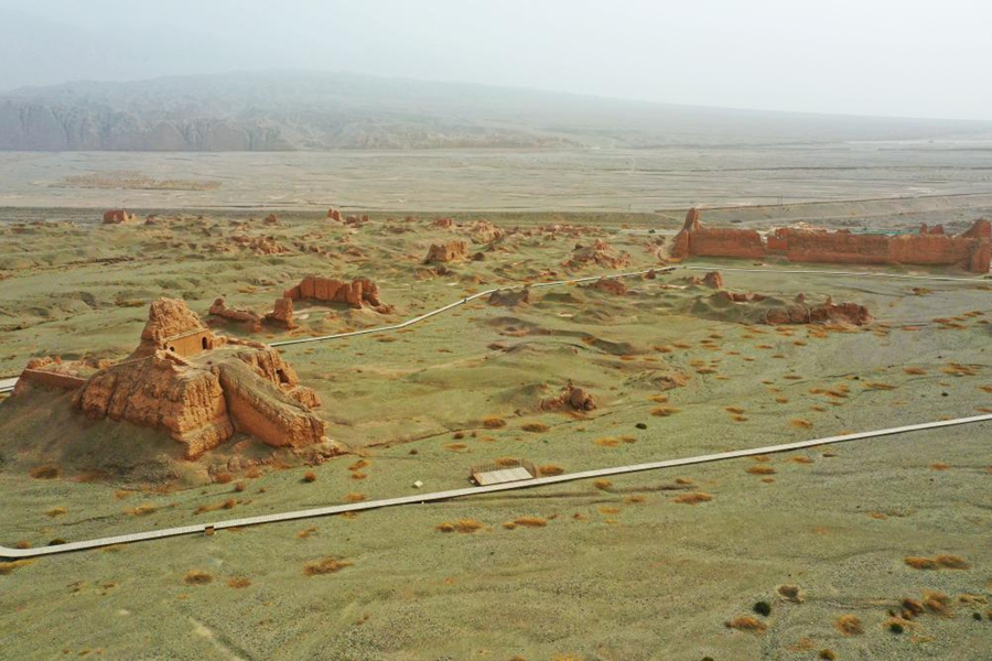 Rovine del tempio buddista di Subax nella città di Kuqa, nella Regione Autonoma Uigura dello Xinjiang, nella Cina nord-occidentale. (22 marzo 2021 - Xinhua/Su Chuanyi)