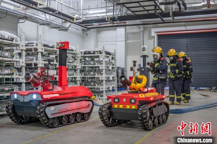 Wuhan, esercitazione di soccorso per incendio causato da apparecchiature a nuova energia