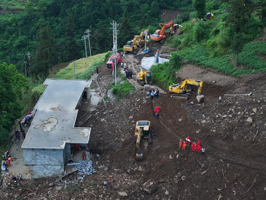Frane nel Guizhou, quattro persone trovate prive di vita