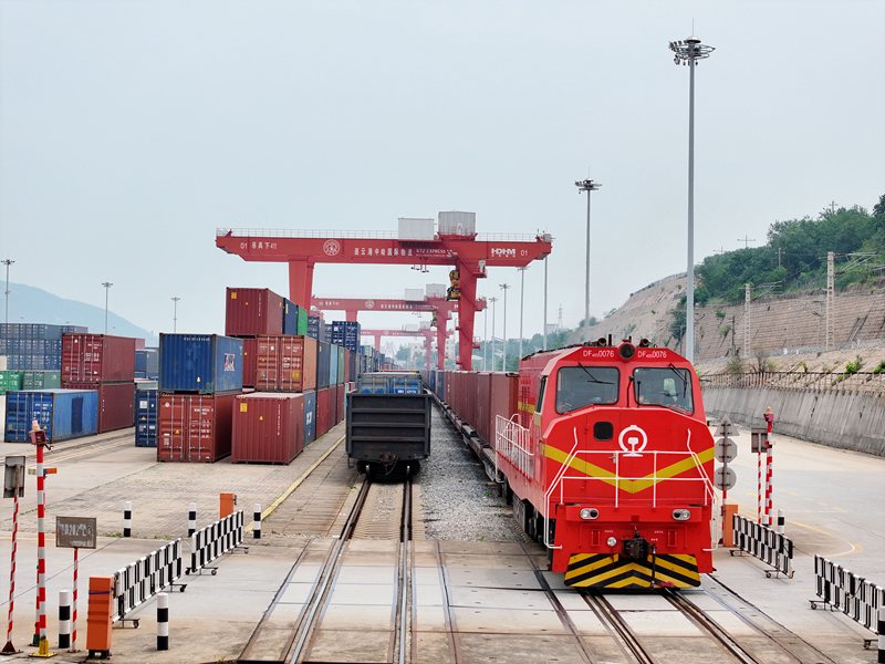Partito da Qingdao il convoglio merci CR Express numero 110 mila