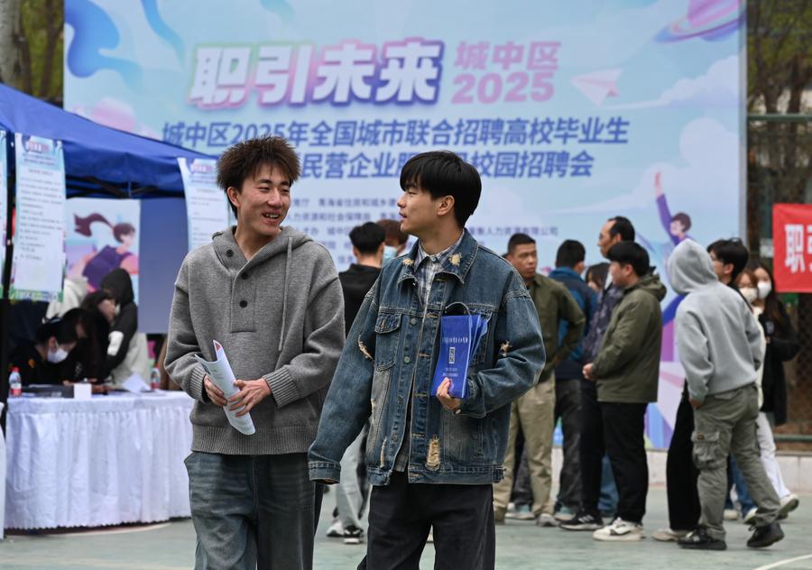 La Cina adotta molteplici misure per sostenere l'occupazione dei laureati