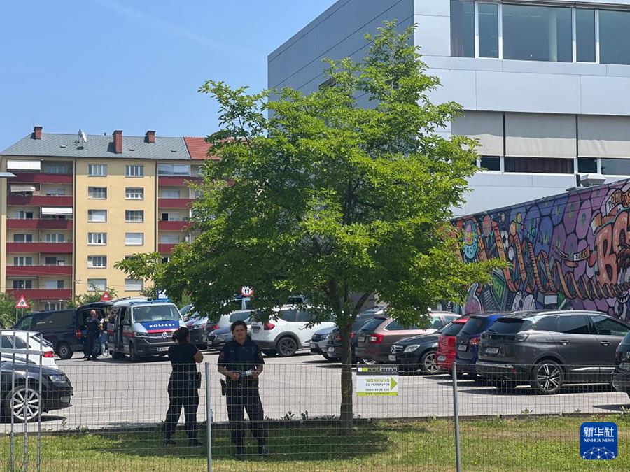Sparatoria in una scuola austriaca, almeno 10 morti
