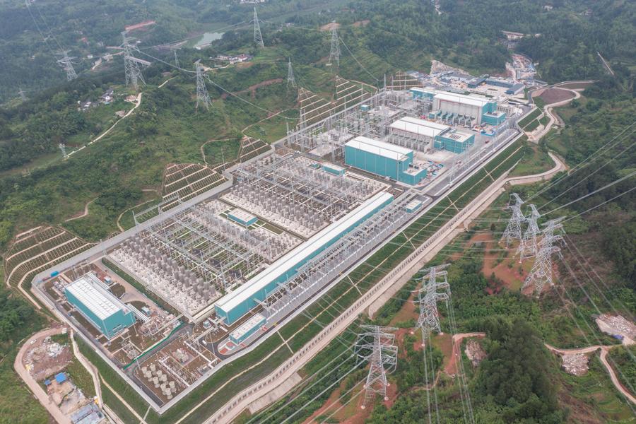 Nuovo progetto di trasmissione ad altissima tensione inizia a trasmettere energia dallo Xinjiang a Chongqing