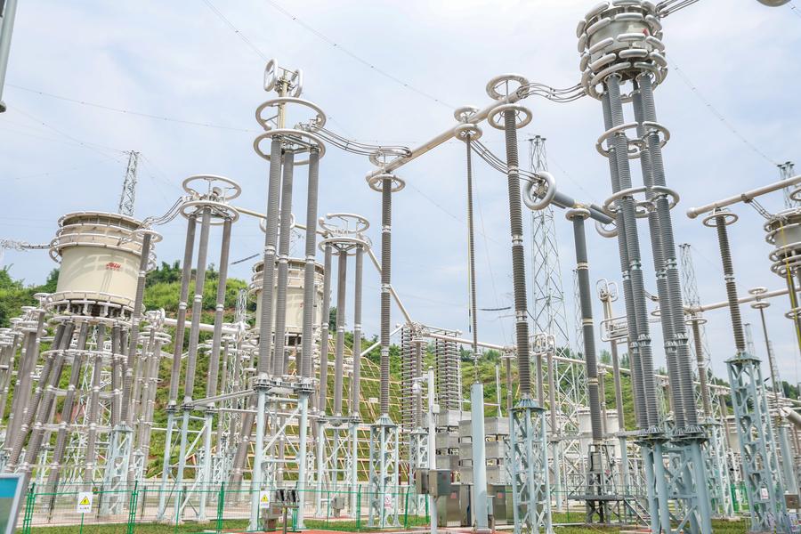 Nuovo progetto di trasmissione ad altissima tensione inizia a trasmettere energia dallo Xinjiang a Chongqing