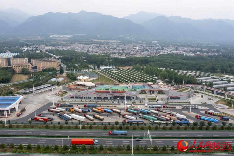 Vista aerea dell'area di servizio di Ziwu. (Quotidiano del Popolo Online/Weng Qiyu)