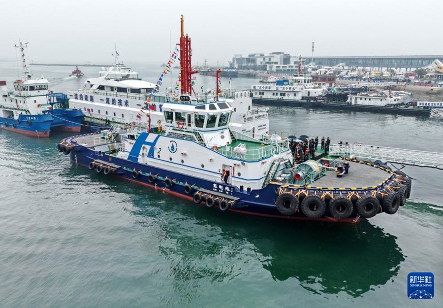 Il "QING DIAN TUO 1" attraccato al molo del porto di Qingdao, nella provincia dello Shandong. (26 giugno 2025 – Xinhua/Li Ziheng)