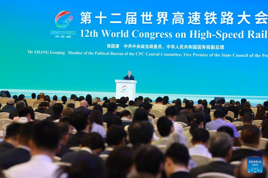 Il vice premier cinese Zhang Guoqing interviene alla cerimonia di apertura del 12° Congresso Mondiale UIC sull'Alta Velocità Ferroviaria a Beijing, capitale della Cina. (8 luglio 2025 - Xinhua/Ding Lin)