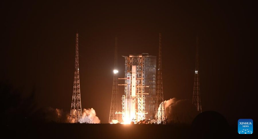 La Cina lancia il veicolo cargo Tianzhou-9 per inviare rifornimenti alla stazione spaziale