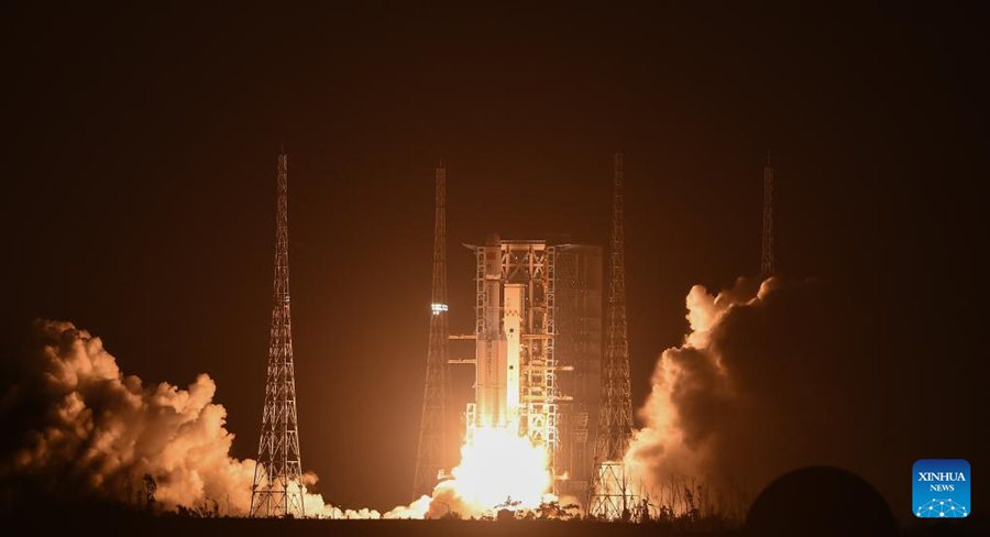 La Cina lancia il veicolo cargo Tianzhou-9 per inviare rifornimenti alla stazione spaziale