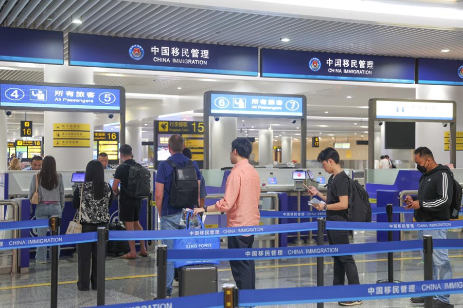 Cina, aumento dei turisti stranieri con l'inizio delle vacanze estive