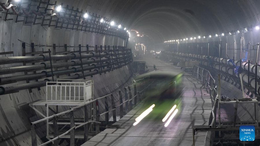 Completati gli scavi del tunnel sotto il fiume Yangtze della linea 12 della metropolitana di Wuhan