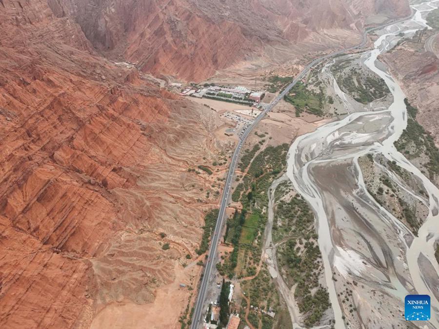 L'autostrada Duku in Cina registra un boom turistico durante l'estate