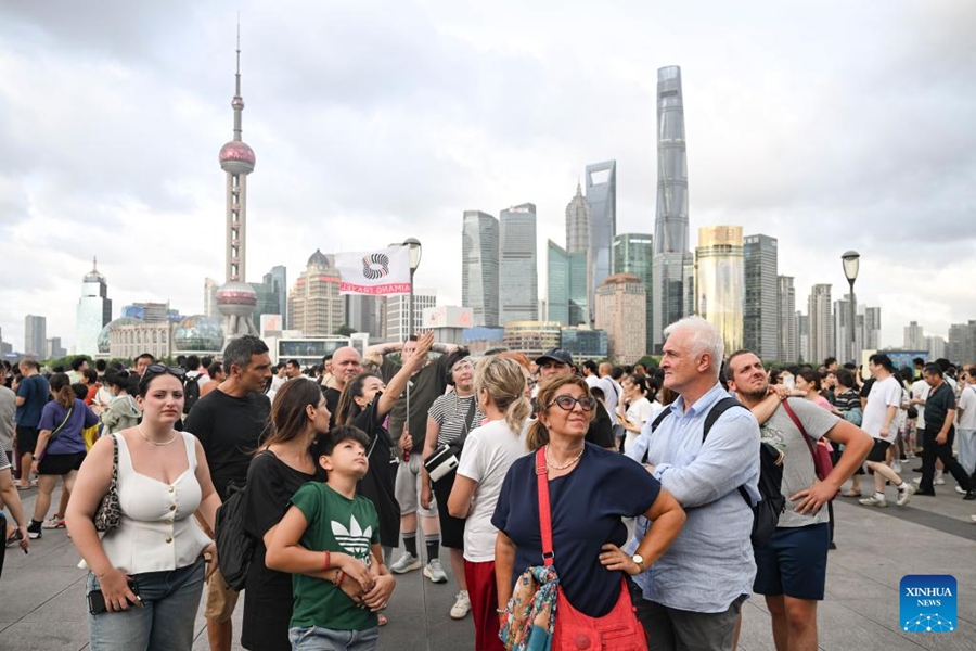 Turismo in entrata a Shanghai si intensifica con l'ondata di viaggi estivi