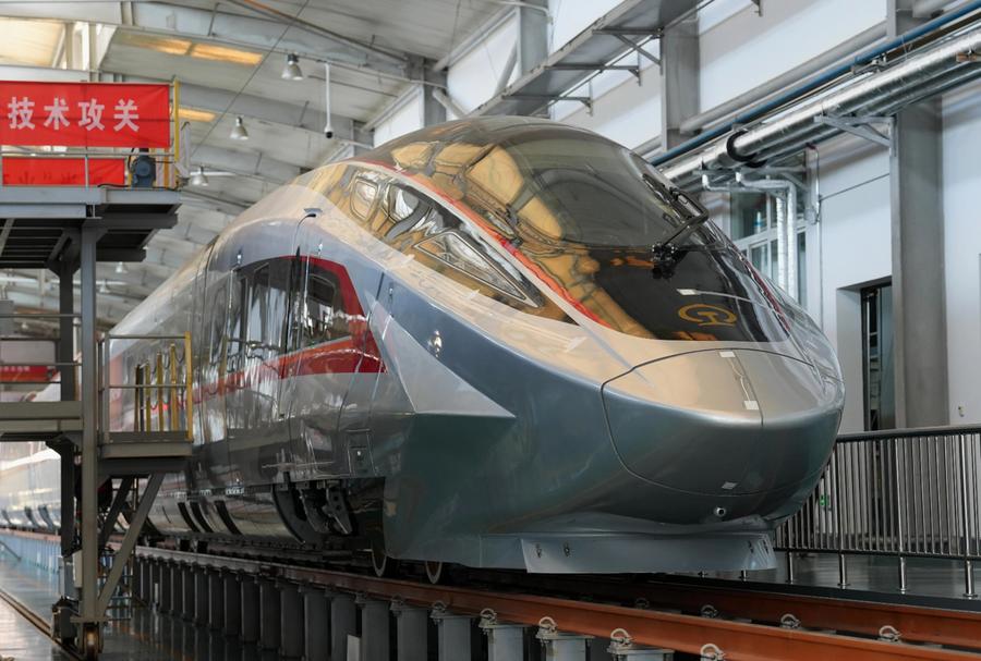 Prototipo del treno ad alta velocità CR450 in fase di test a Beijing. (25 febbraio 2025 - Xinhua/Xing Guangli)