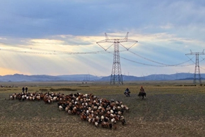Xinjiang, snodo chiave del programma di trasmissione di energia da ovest a est della Cina