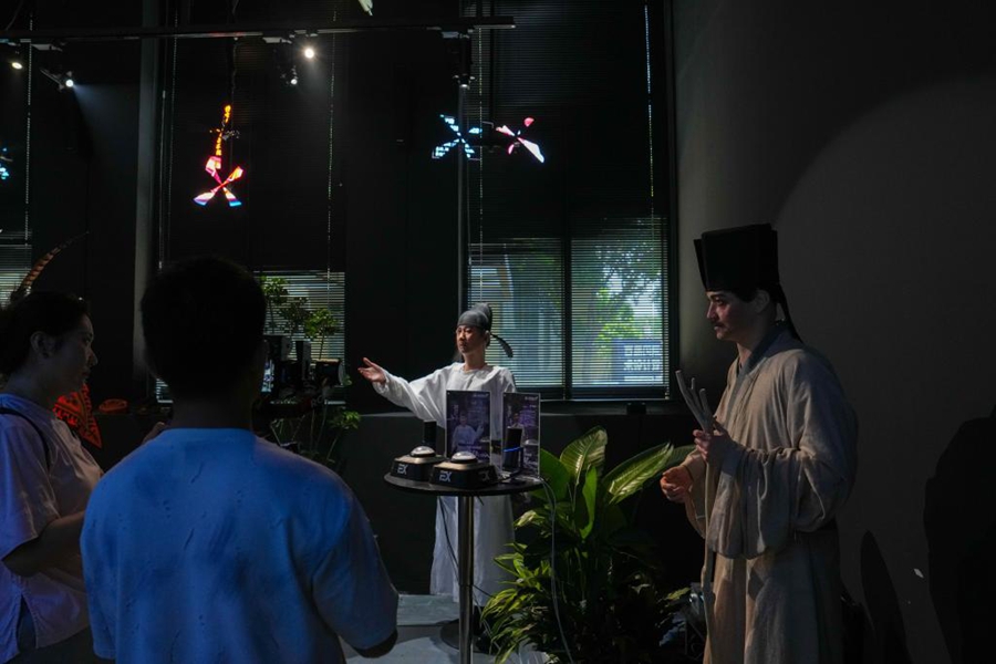 Apre il primo ristorante a tema robot di Beijing