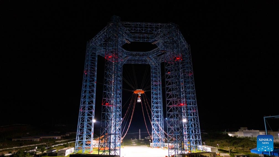 Modulo lunare con equipaggio durante una prova in un sito di test nella contea di Huailai, nella provincia dello Hebei, Cina settentrionale. (Xinhua/Zhang Bin)