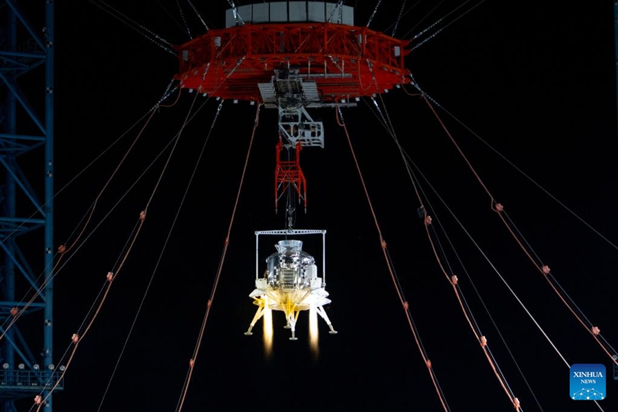 La Cina completa il primo test di atterraggio e decollo di un lander lunare con equipaggio