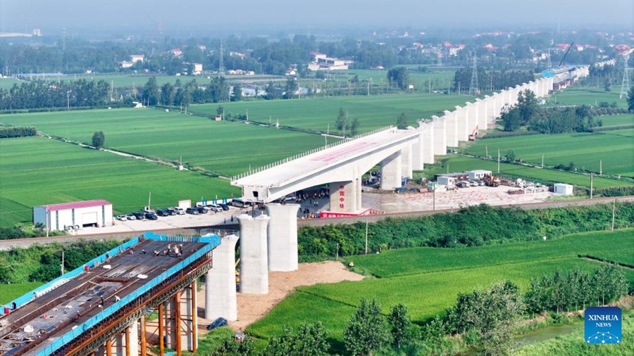 Trave a T posizionata sul super ponte sul fiume Shuhe nella Cina settentrionale
