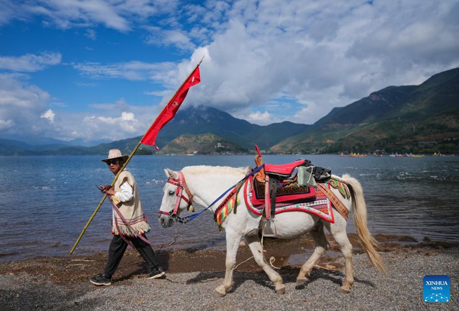 Inaugurato il primo Festival del Giro del Monte e del Lago Lugu in Sichuan