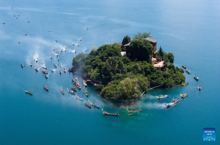 Inaugurato il primo Festival del Giro del Monte e del Lago Lugu in Sichuan