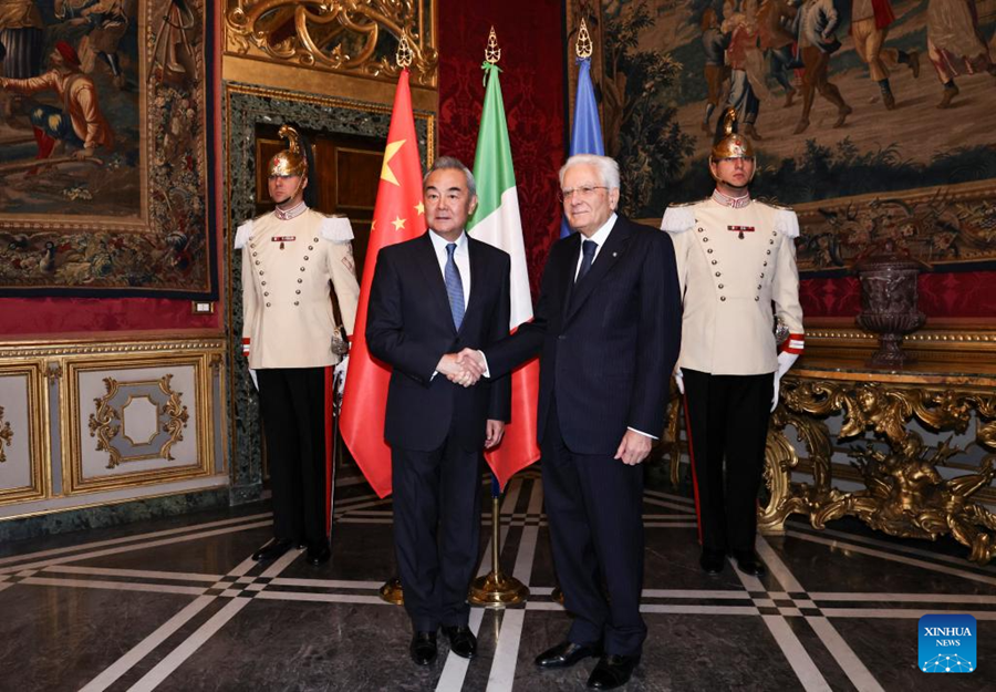 Il ministro degli Esteri cinese chiede un rafforzamento della cooperazione tra Cina e Italia per promuovere la pace e lo sviluppo mondiale